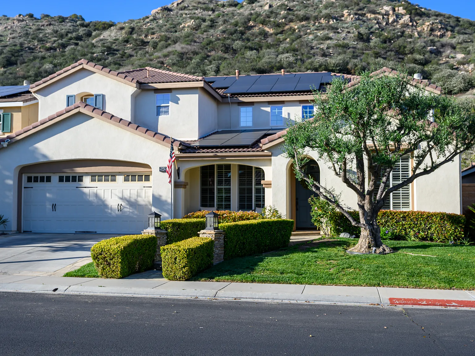 5 bed, 3201 sqft, $4,500 — Photo 1