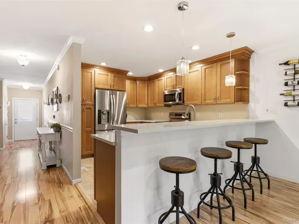 13 Pine Street, Huntington, NY 11743