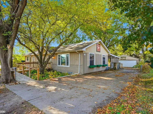 209 Shady Ln, West Burlington, IA 52655