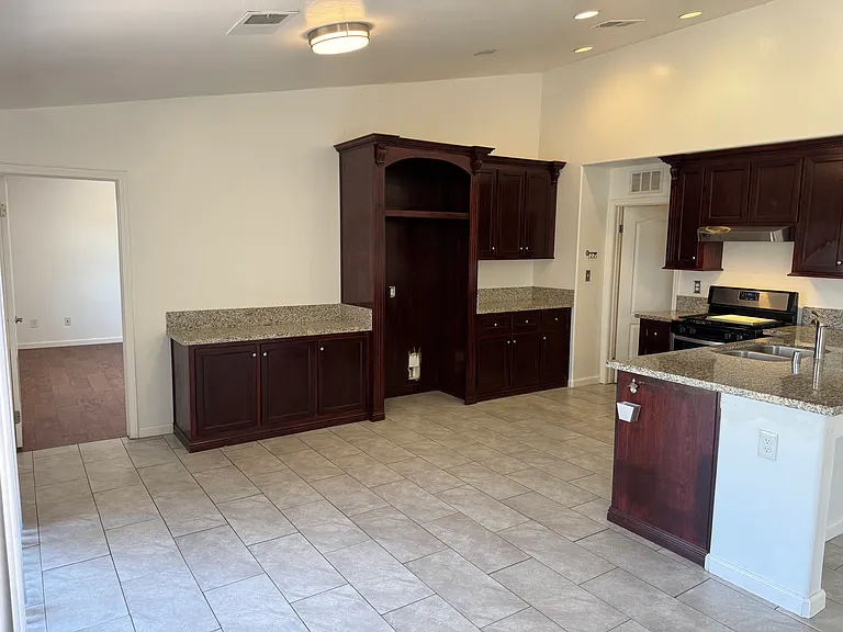 2608 Rain Dr — Photo 12