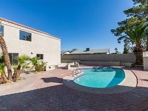 3rd image of 5836 Cinnabar Ave