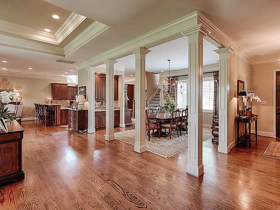 3rd image of 7223 Wellsley Manor Way