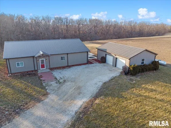607 Stewart Rd, Franklin, IL 62638