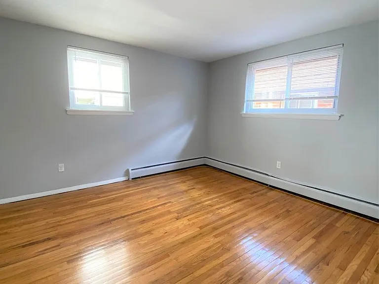 441 Ford St — Photo 9