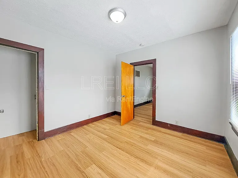 2733 Chase Ct — Photo 4