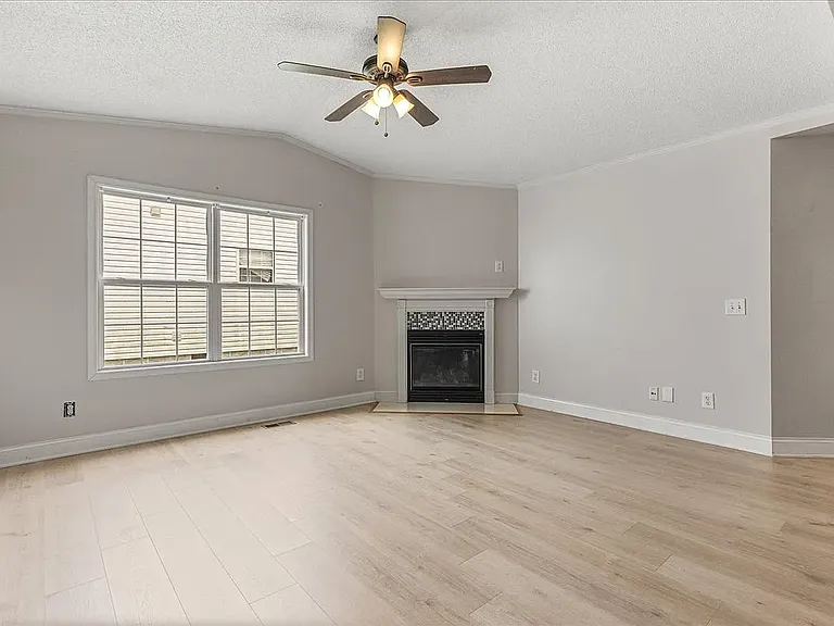 10629 Lone Star Way — Photo 2