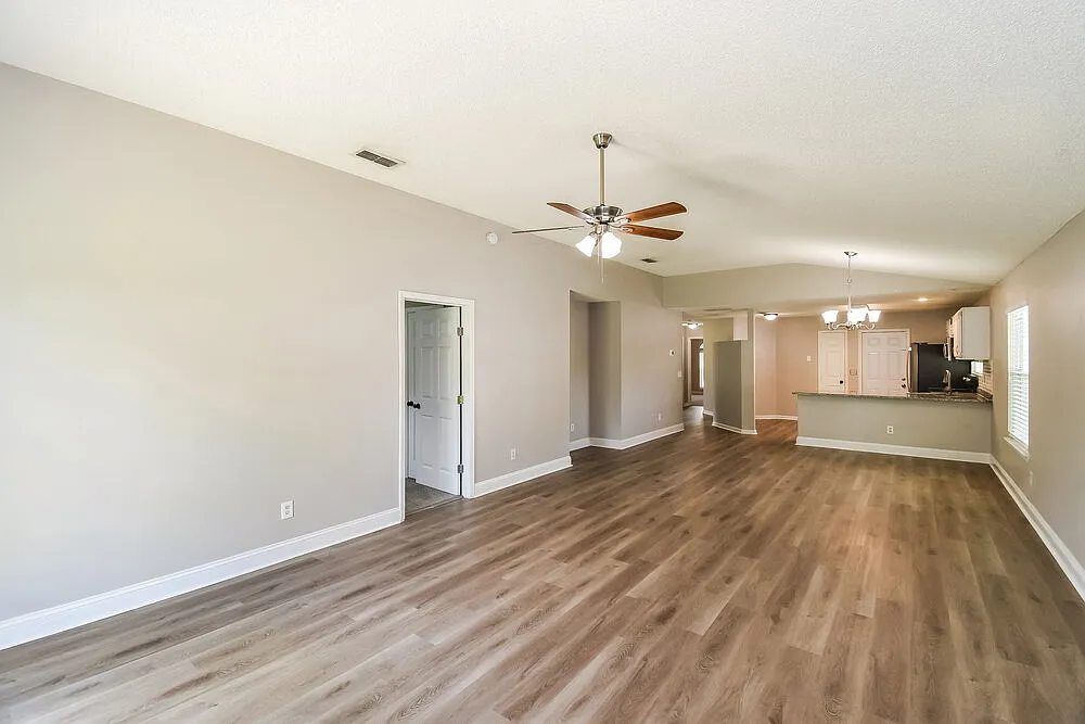 3 bed, 2.0 bath, 1630 sqft, $2,850 — Photo 4