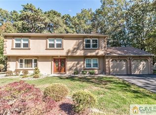 1 Edward Ave, Monroe Township, NJ 08831