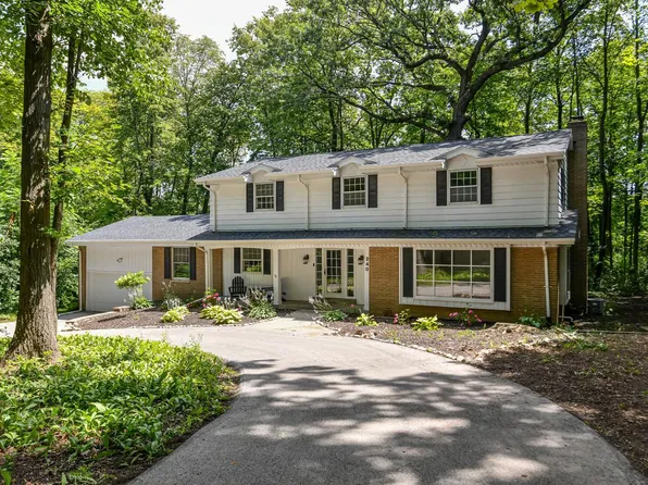 240 Indian Ridge DRIVE, Brookfield, WI 53005