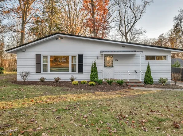24 Park Pl, Bedford, OH 44146