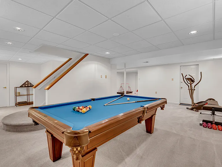 1402 Bermuda Dunes Ct — Photo 41