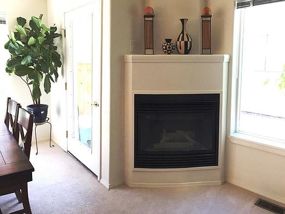 4th image of 859 Forestglen Dr