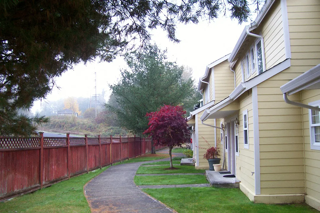 Country Run Apartments — Photo 2