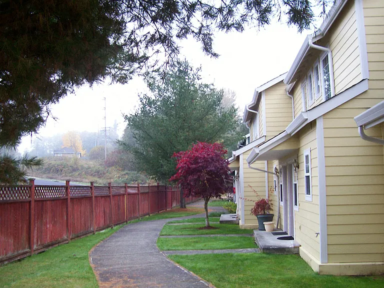 Country Run Apartments — Photo 2