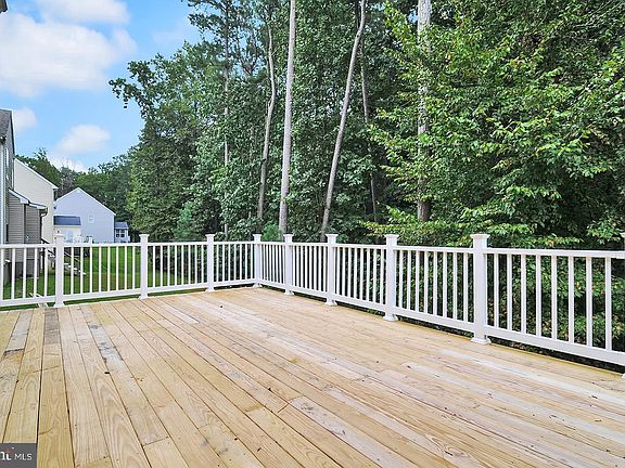 3rd image of 144 Albacore Dr