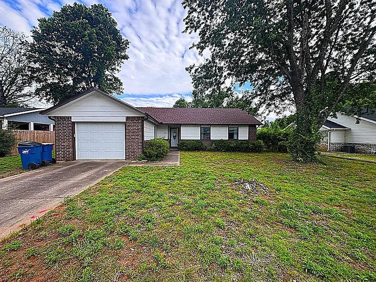 2607 Purdue Cir — Photo 2