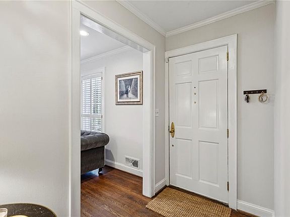 4th image of 1819 Greystone Rd NW