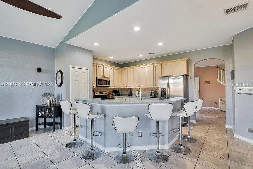 5 bed, 3.5 bath, $3,000 — Photo 2