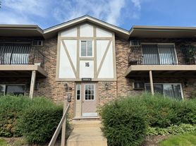 9S220 Lake Dr