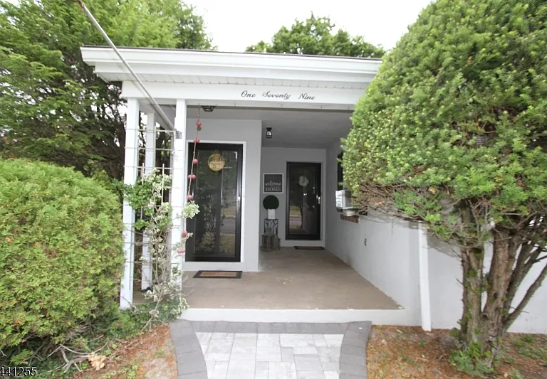 179 Mohawk Ave — Photo 3
