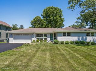 711 Bryant Ave, Barrington, IL 60010