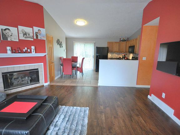 3rd image of 1852 Rowland Ave SE