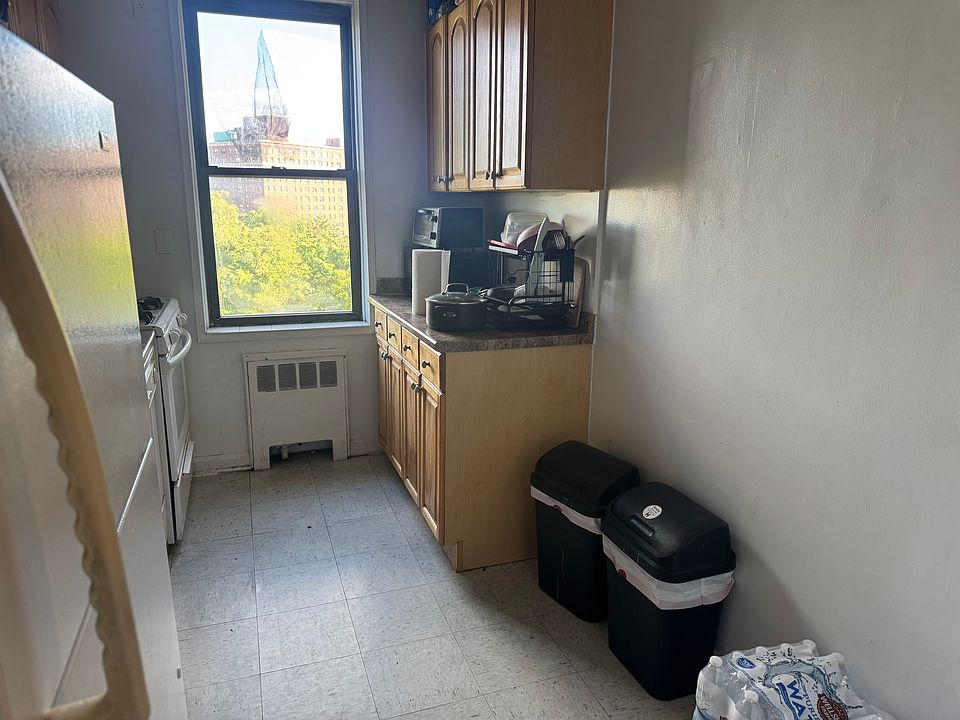 2nd image of 545 W 236th St #5P
