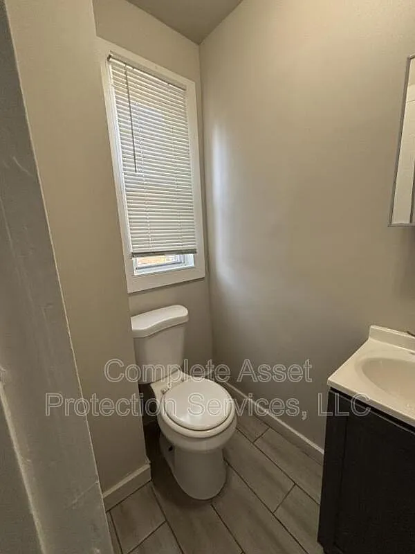 1 bed, 1.0 bath, $800 — Photo 2
