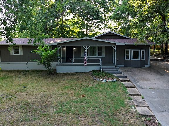 4th image of 16 Amesbury Dr