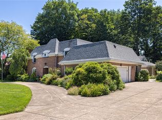 1135 Southview Dr, Erie, PA