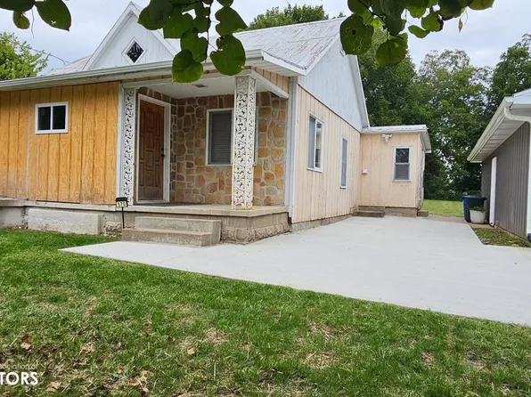 370 N Page St, Nauvoo, IL 62354