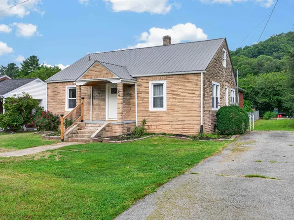 104 Park Dr, Narrows, VA 24124