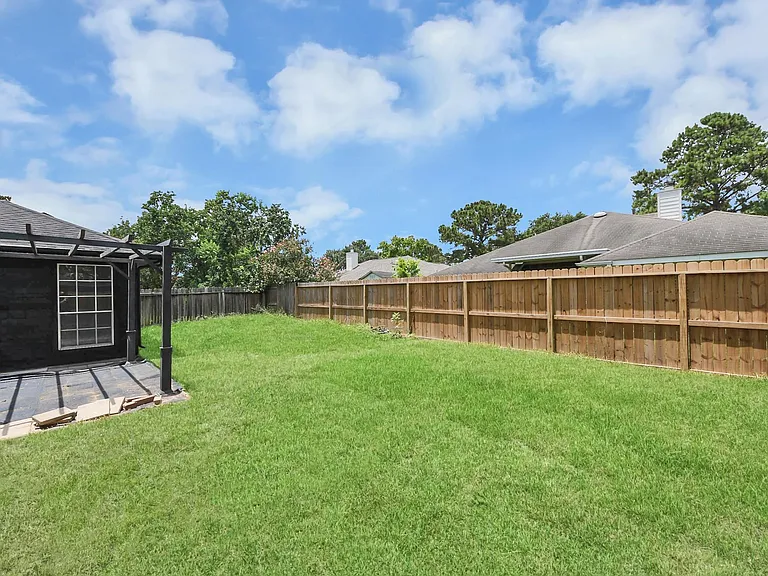 22722 Birch Point Dr — Photo 37