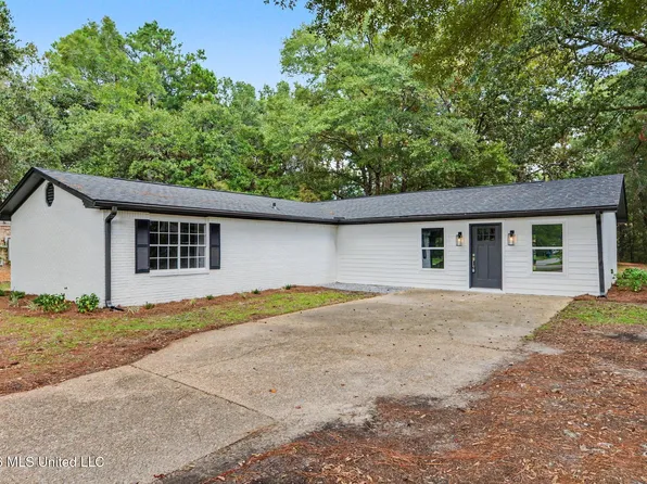 8812 Ferry Point Rd, Gautier, MS 39553
