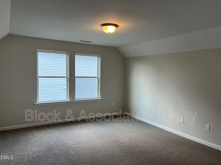 262 Streamliner Blvd — Photo 17