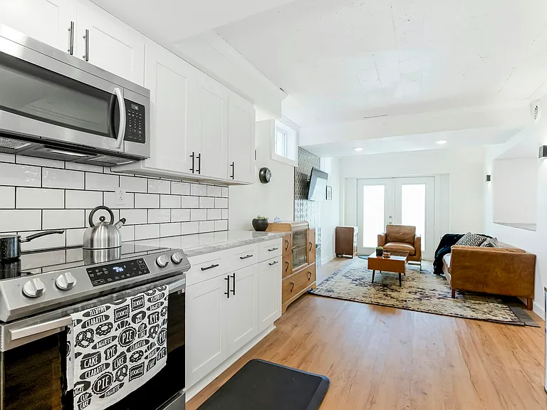 Modern kitchen/New cabinets