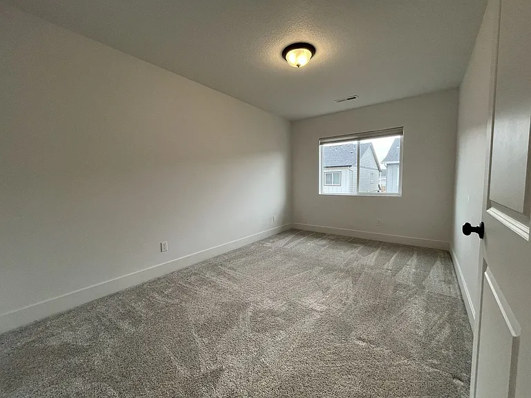 2875 S Magnolia Dr — Photo 32