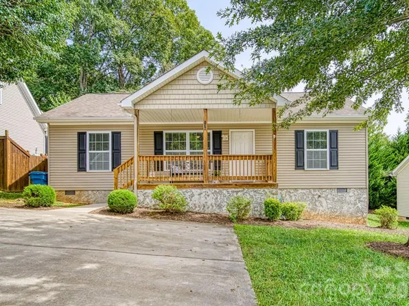 136 Newberry Dr, Fletcher, NC 28732