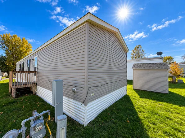 501-22 1/2 St NW, Stewartville, MN 55976