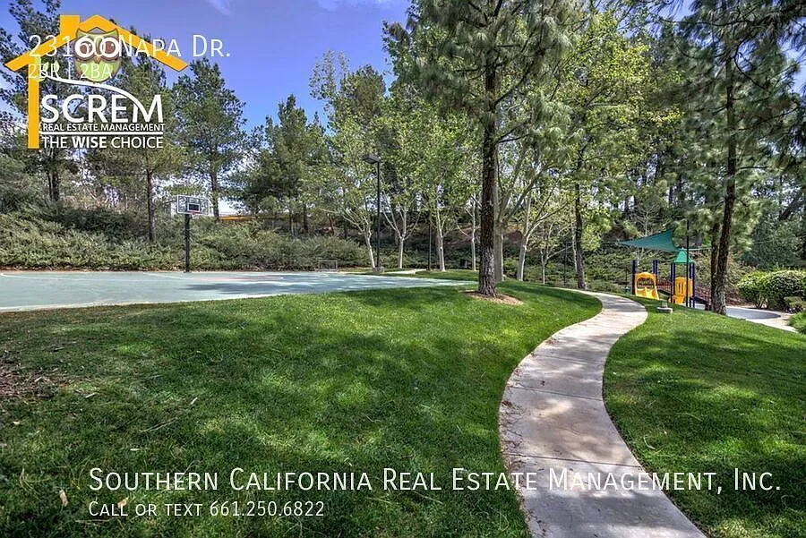 Two Bedroom Cheyenne Townhouse in Valencia — Photo 4