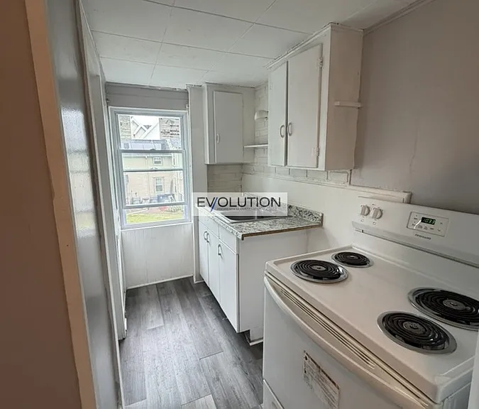 46 Maple St #2 — Photo 4