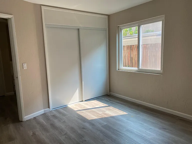 480 19th Ave #D — Photo 6