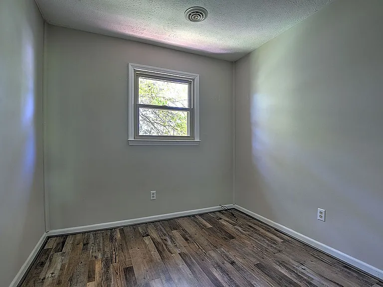 405 Cypress St — Photo 8