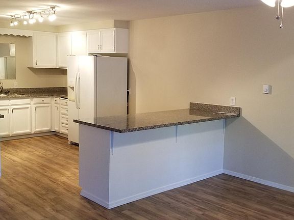 2nd image of 3211 26th Ave NE Unit B