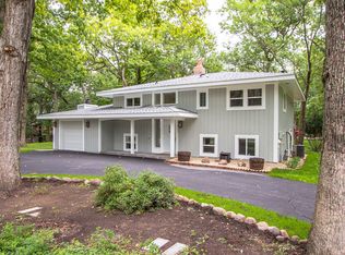 551 Upr Gardens Rd, Fontana, WI 53125