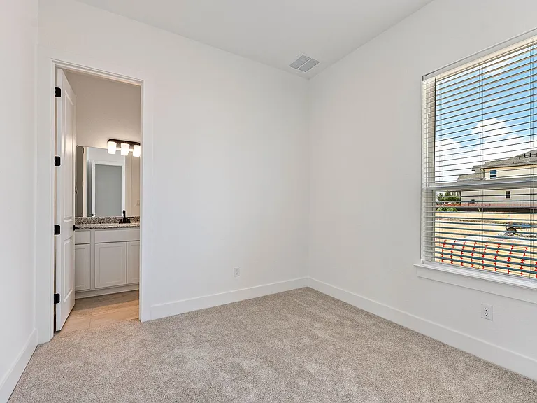 2532 Chiavari Way — Photo 36
