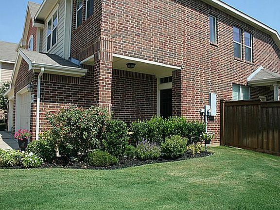 2nd image of 1400 Ravenwood Dr