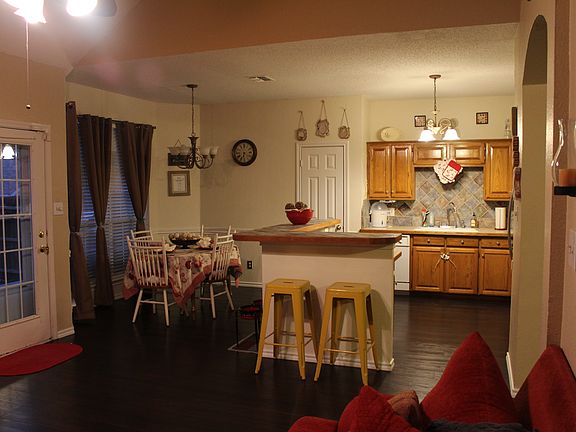 5th image of 2112 Amherst Dr