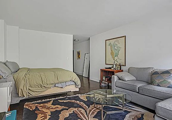 3rd image of 330 E 49th St APT 6F