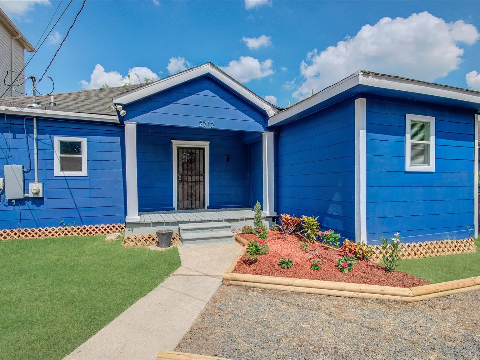 3 bed, 3.0 bath, 1139 sqft, $3,350 — Photo 2